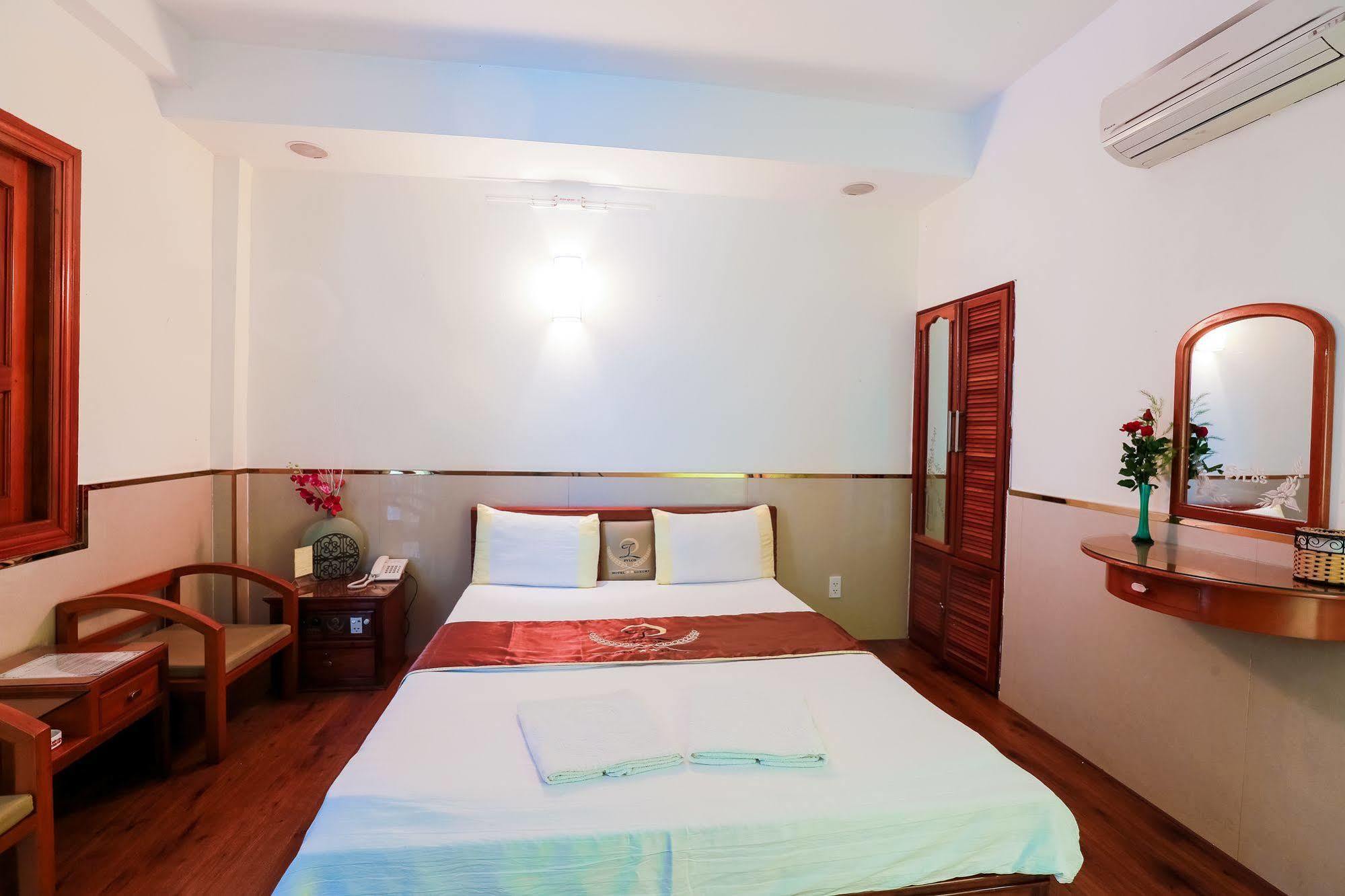 Pylos Hotel Ho Chi Minh City Exterior photo