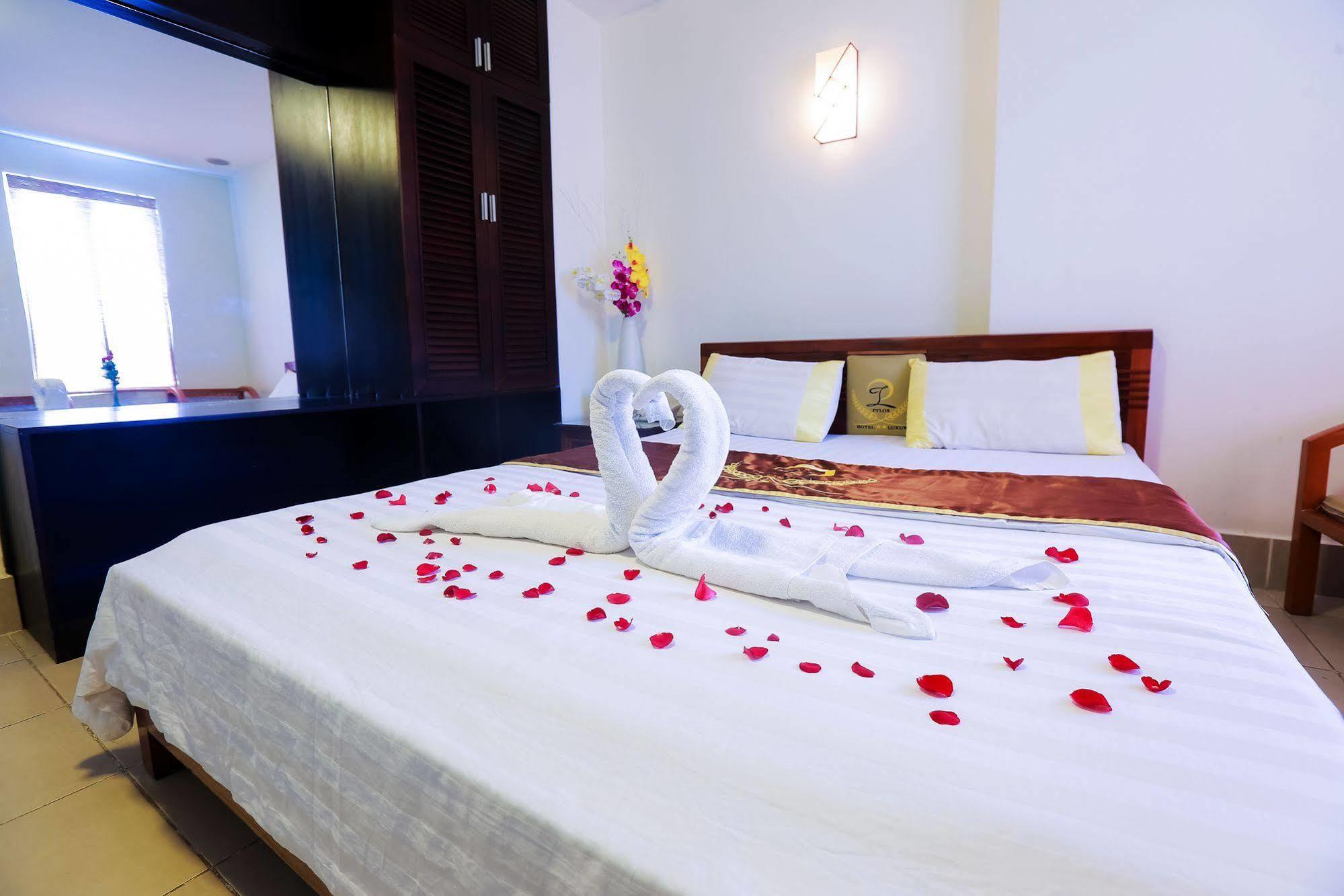 Pylos Hotel Ho Chi Minh City Exterior photo